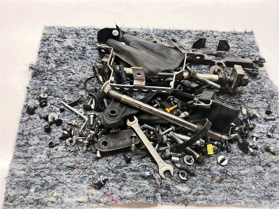 2024 Yamaha YZF-R 125 Box Of Bits And Bolts - B58337BOBAB