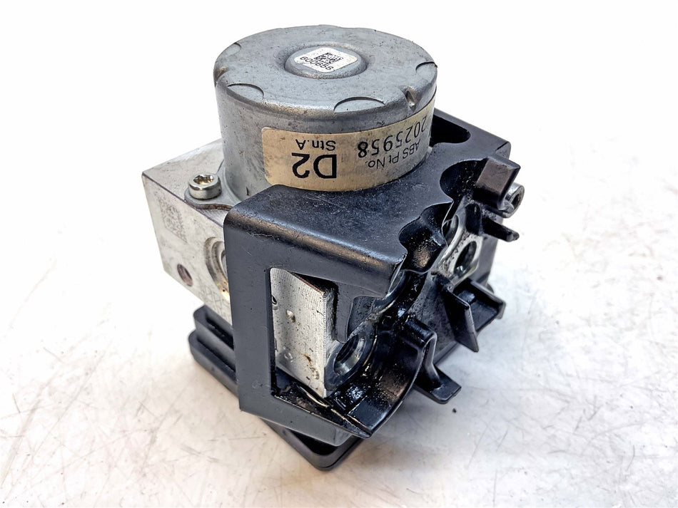 2018 Triumph Street Triple 765 R ABS Pump - T2025960