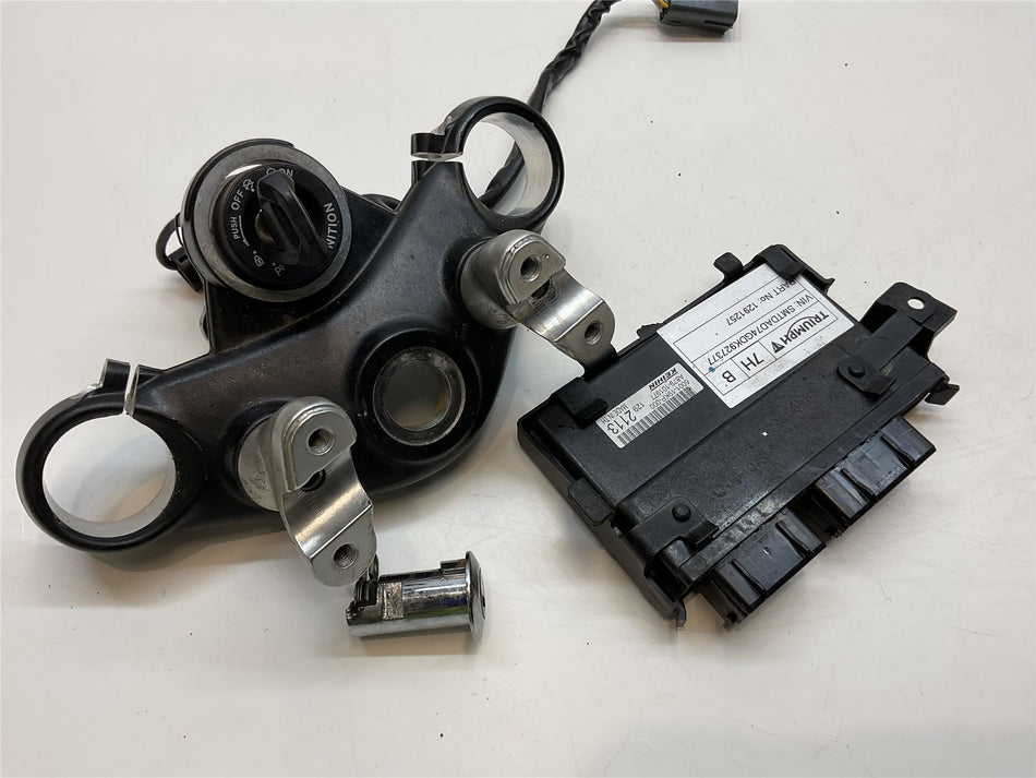 2019 Triumph Street Twin Full Lock Set & ECU - 7000 Miles - T2503330
