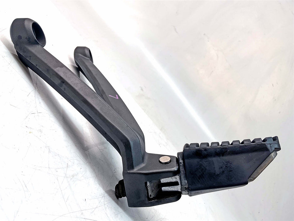 2017 Triumph Tiger Explorer XRT ABS Rear Left Footrest & Hanger - T2086982