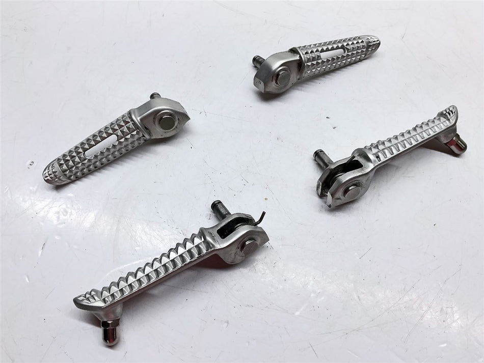 2022 Triumph Speed Twin 1200 Full Foot peg Set - T2082830