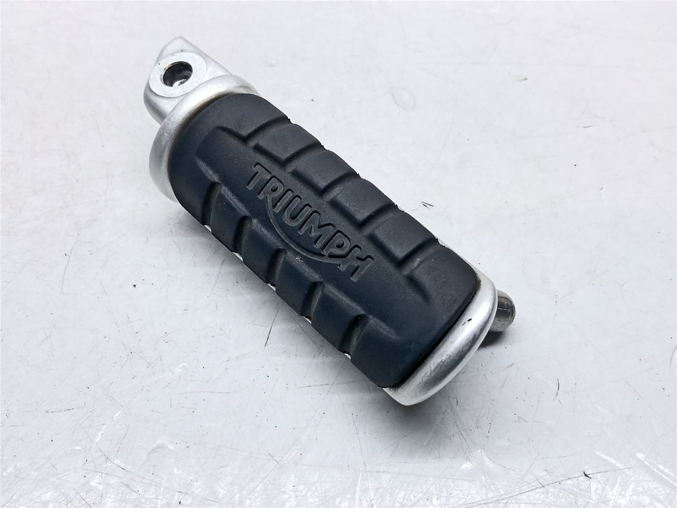 2016 Triumph Street Twin Right Front Footrest - T2088088