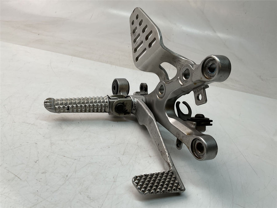 2006 Yamaha YZF R6 Raven Front Right Footrest & Hanger - 2C02742000