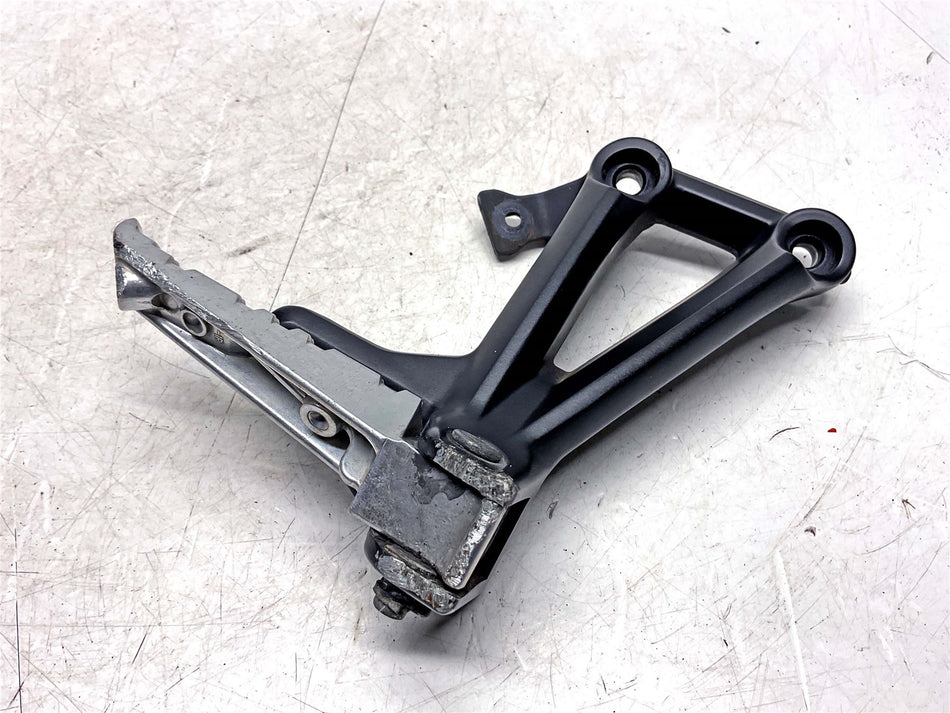 2014 Yamaha MT-09 Rear Right Footrest & Hanger - 1RC2742L0200