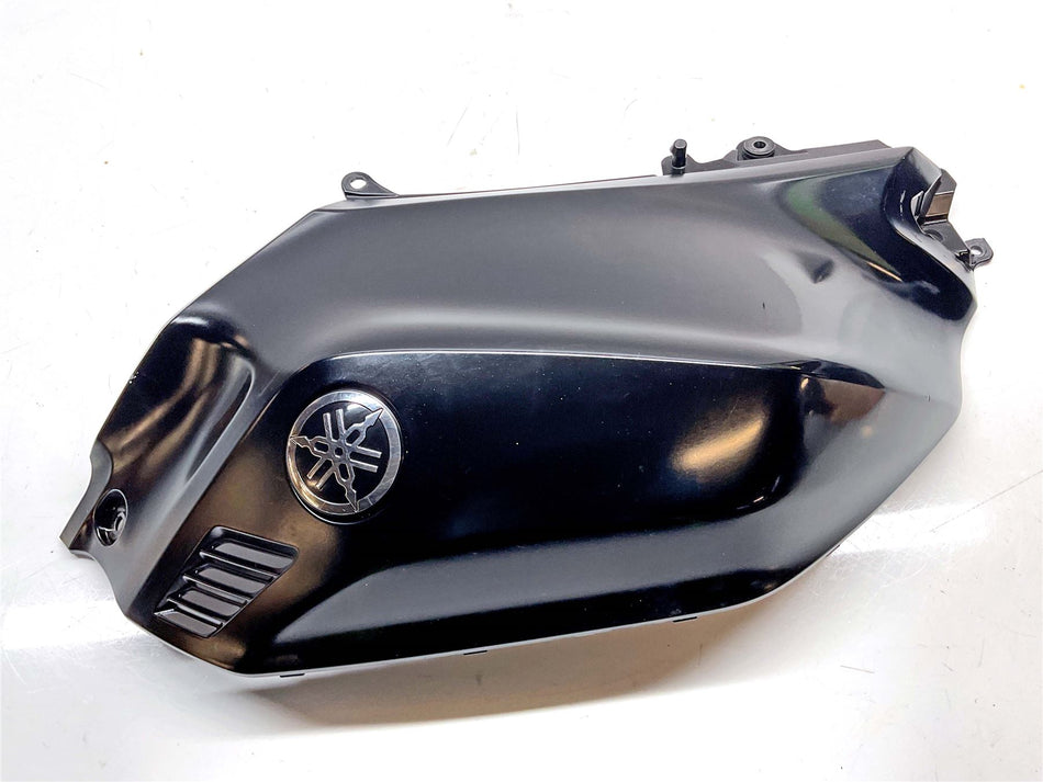 2023 Yamaha YZF-R 125 Righthand Tank Fairing - BNUF413900