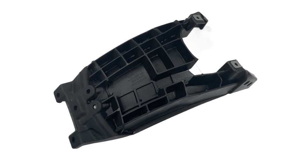 2025 Moto Guzzi V7 B Undertray