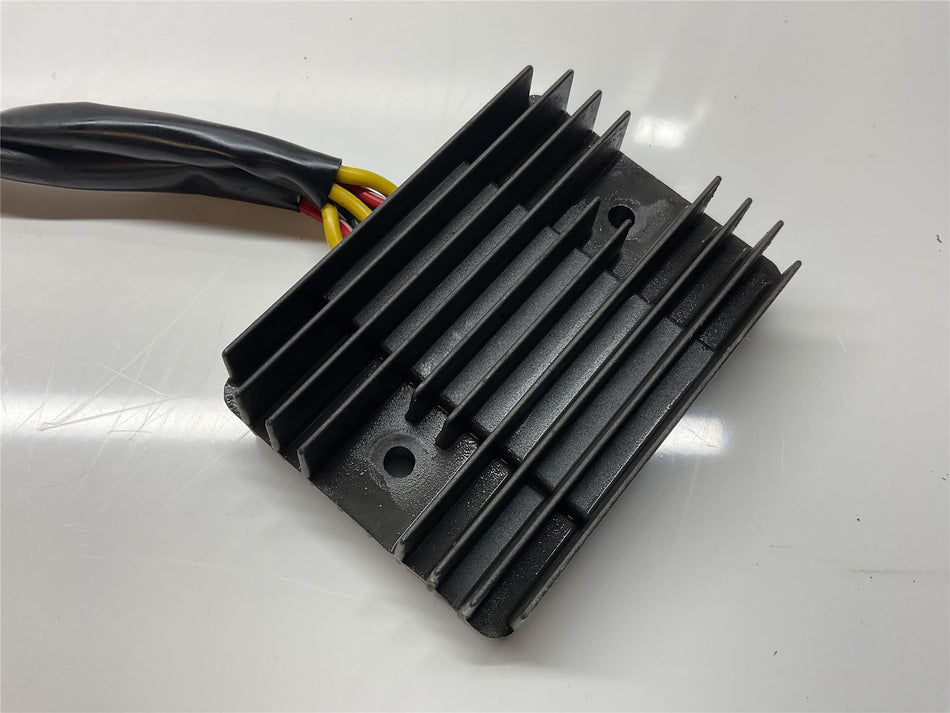 2010 Aprilia RSV4 R Regulator Rectifier - B043488