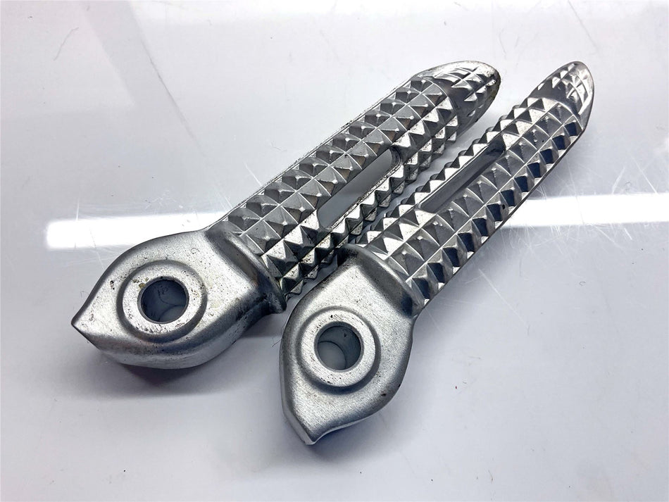 2025 Triumph Speed Twin 900 Rear Footrests - T2088203