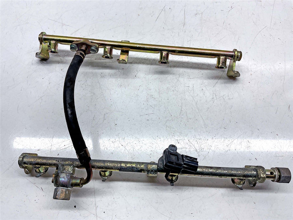 2004 Honda CBR1000RR Fireblade Fuel Injector Rail - 16620MEL000