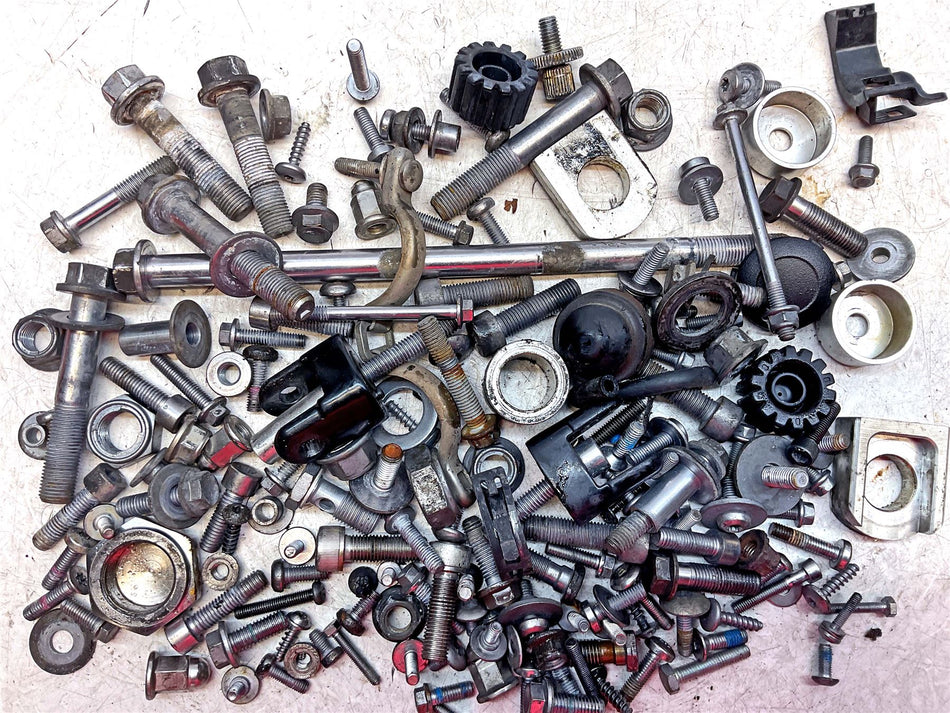 2019 Triumph Street Twin Assorted Nuts, Bolts & Fixings