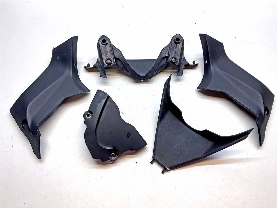 2024 Yamaha YZF-R 125 Assorted Fairing Panels and Covers