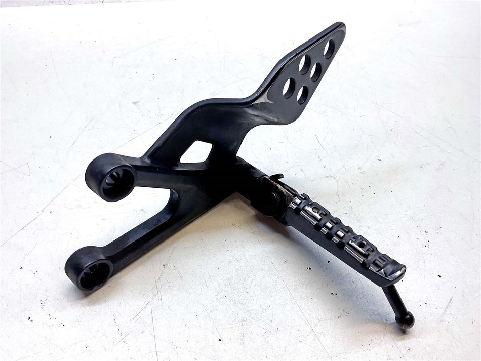 2018 Yamaha YZF-R 125 Front Left Footrest & Hanger - 5D7-F7442-00