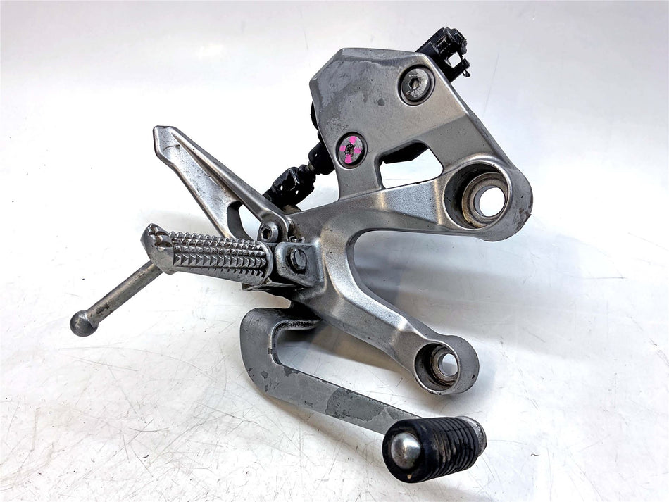 2017 Yamaha MT-09 Front Right Footrest & Hanger - BS22744300