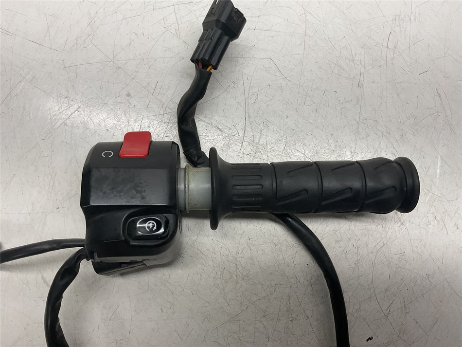2015 Kawasaki ER-6f Right Switch Gear - 46091-0480