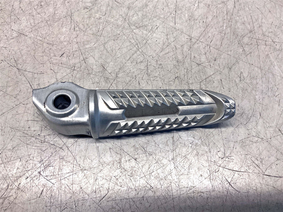 2021 Triumph Speed Triple 1200 RS Right Rear footrest - T2089504