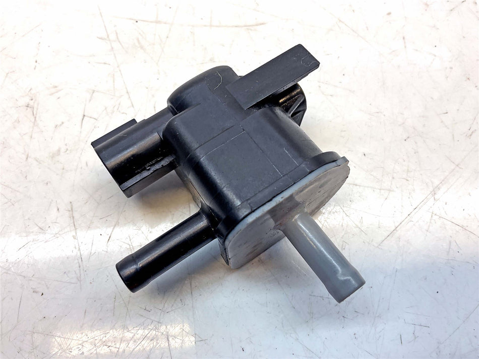 2022 Triumph Speed Triple 1200 RR Purge Valve - T1248990