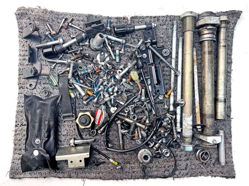 2016 Suzuki GSX-S1000F ABS Assorted Bolts & Fixings