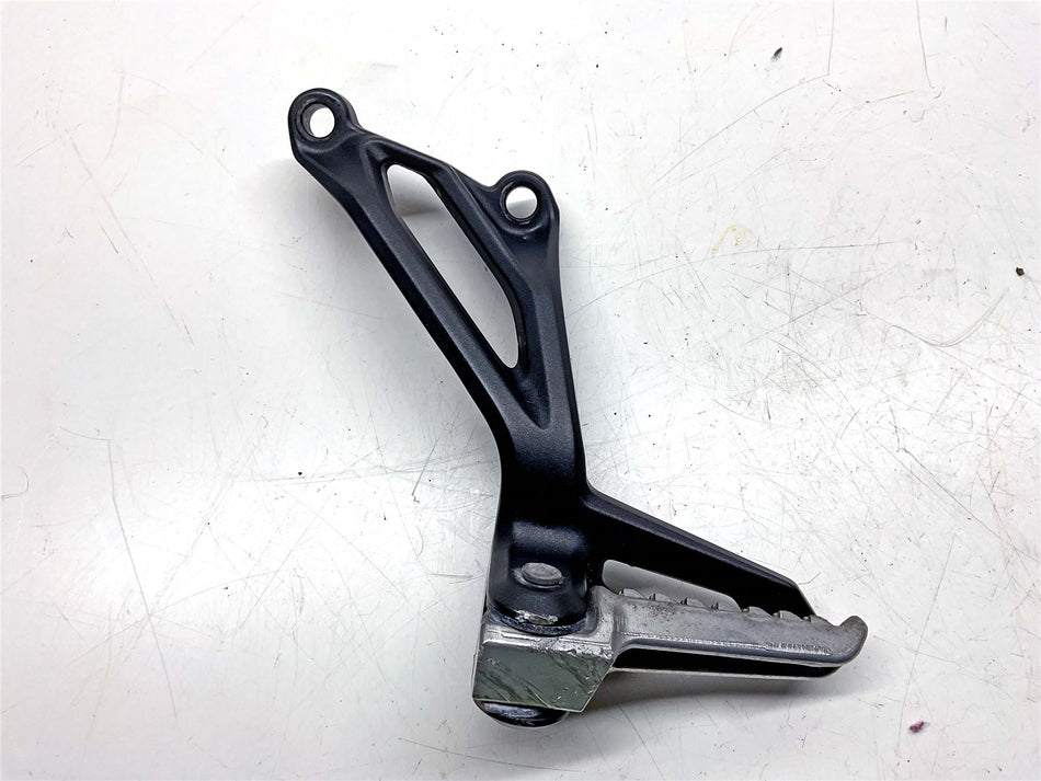 2019 Kawasaki Z900 ZR900 Rear Right Footrest & Hanger - 35063145218R