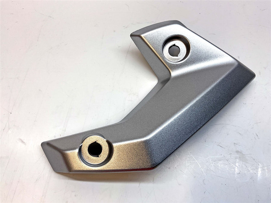 2016-2017 Yamaha MT-03 Radiator End Cowl