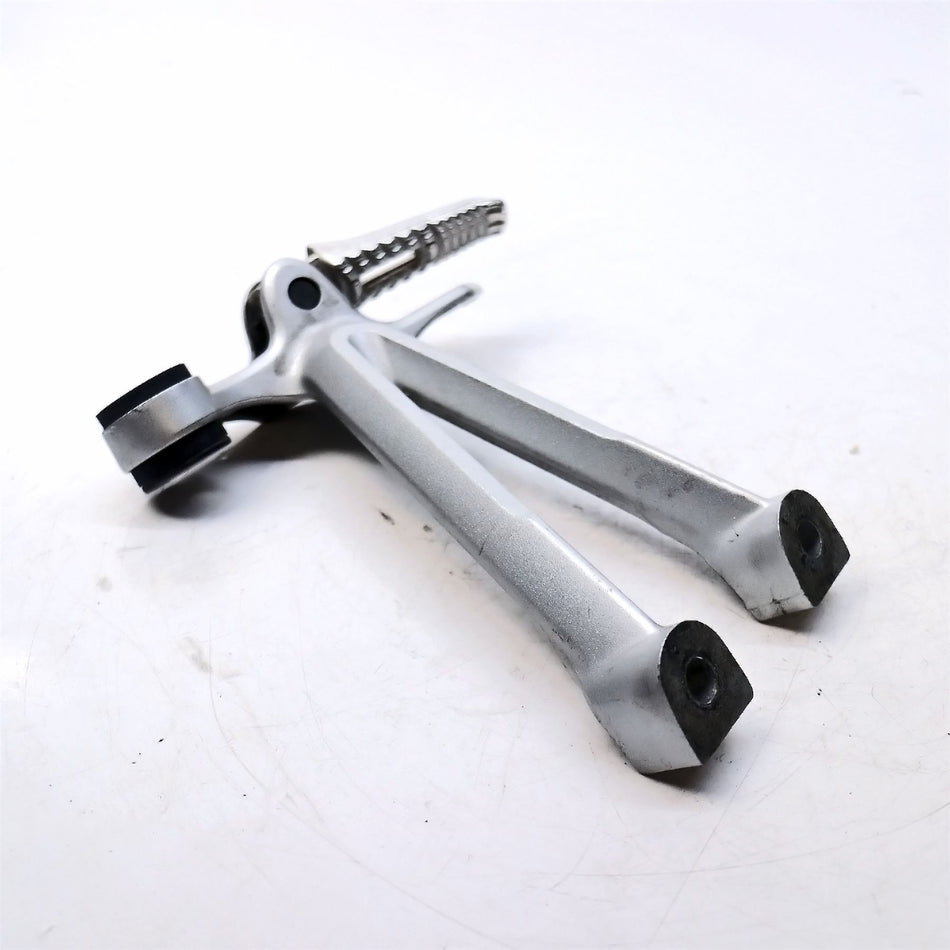 2008 Suzuki GSX-R1000 K8 Left REAR Footrest & Hanger - 4370021H00000