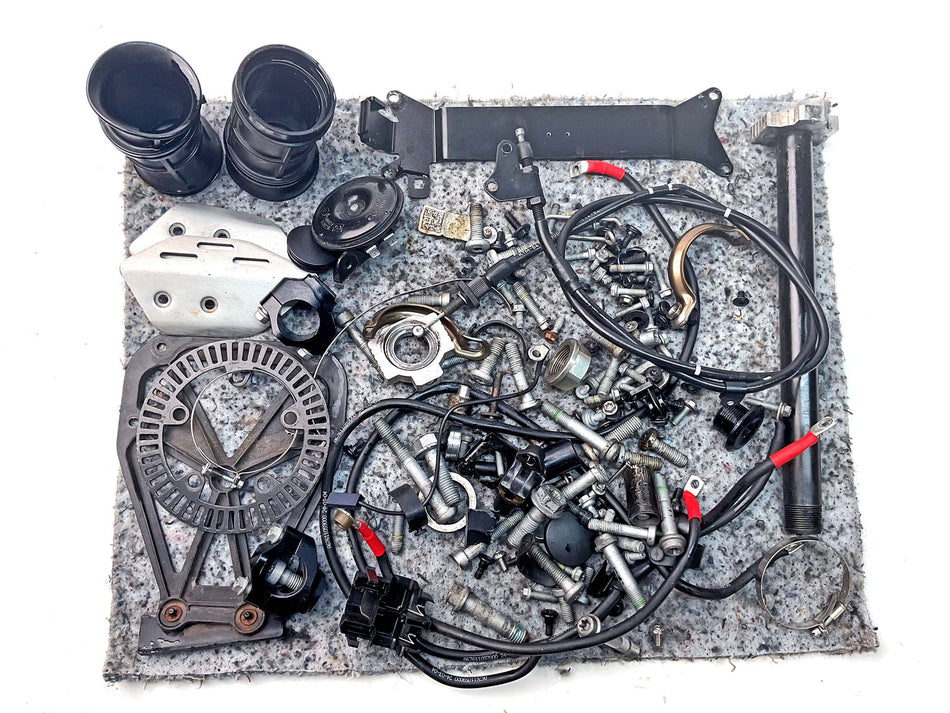 2024 Husqvarna SVARTPILEN 801 Assorted Nuts, Bolts & Fixings