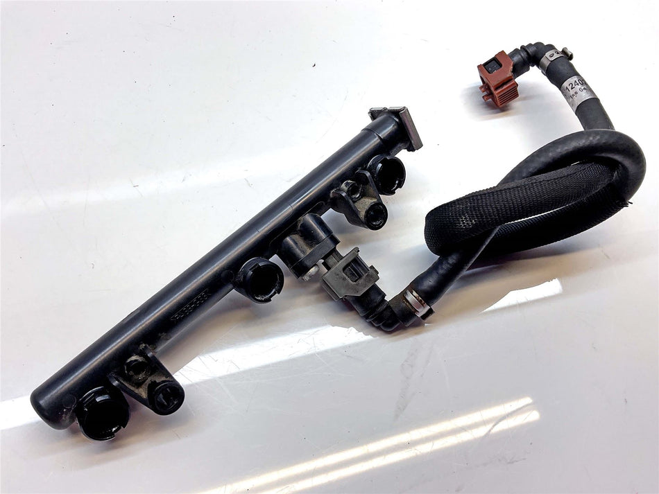 2014 Triumph Tiger 800 ABS Fuel Injector Rail - T1240508