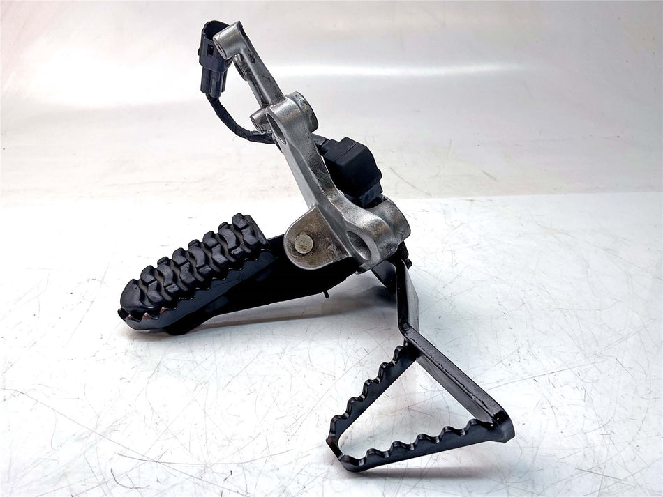 2015 Triumph Tiger Explorer Front Right Footrest & Hanger - T2080788
