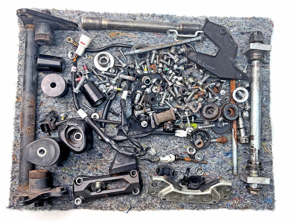 2015 Kawasaki Versys 650 Assorted Nuts, Bolts & Fixings
