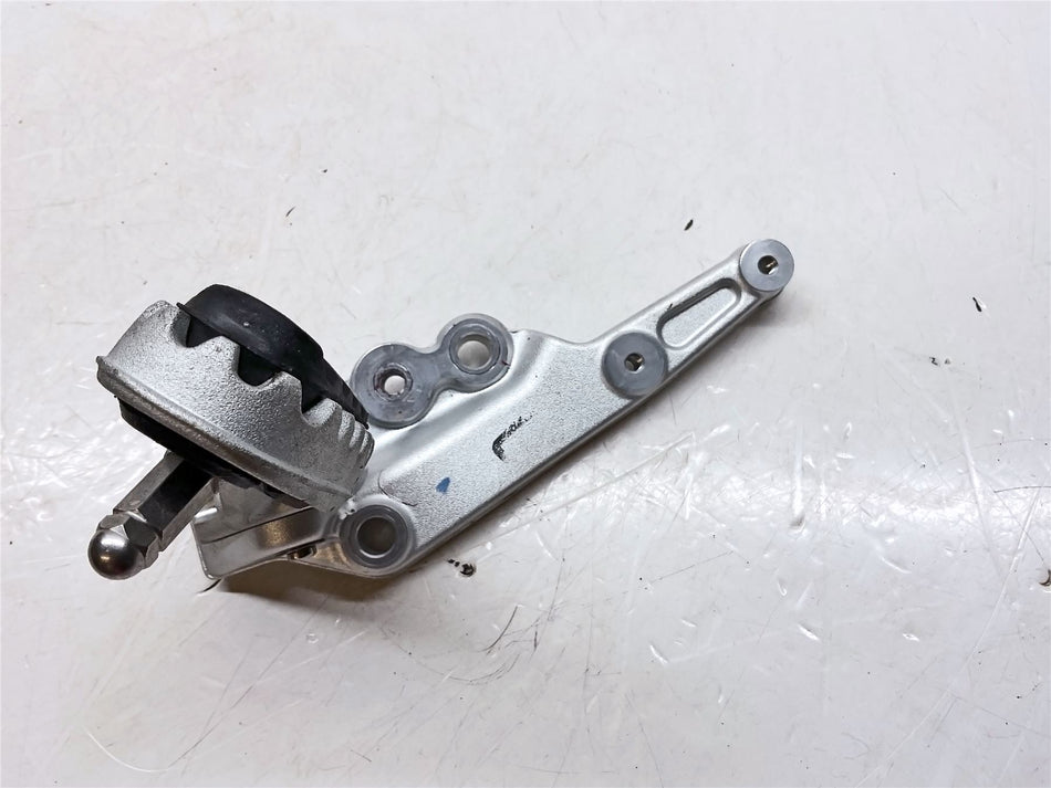 2025 Triumph Tiger 900 Rally Pro Left Front Footrest - T2082418