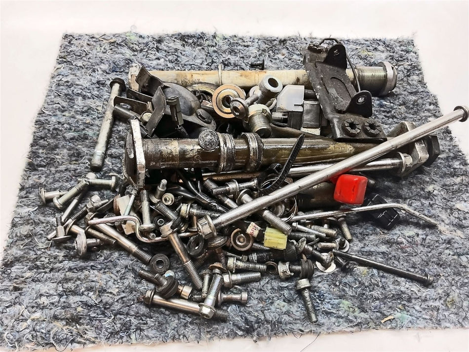 2008 Suzuki GSX1300R Hayabusa Box Of Bits And Bolts - B59176BPBAB
