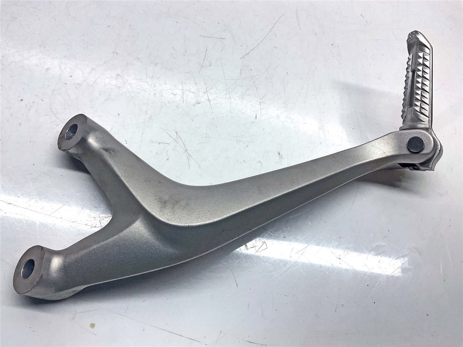 2021 Triumph Speed Triple 1200 RS Rear Left Footrest & Hanger - T2082439