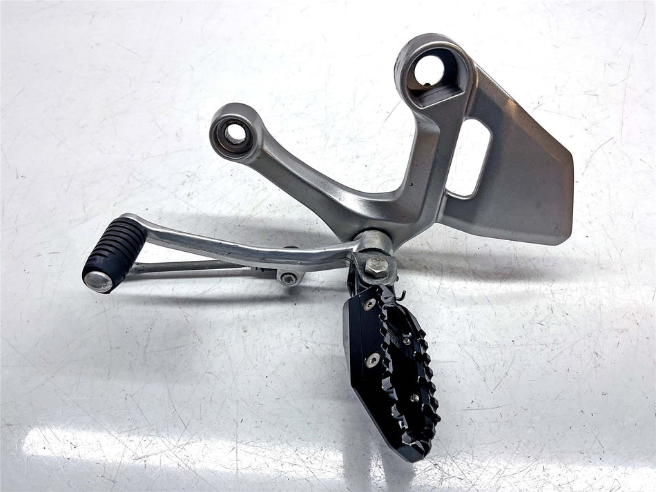 2017 Yamaha MT-09 Front Left Footrest & Hanger - 1RC274420000