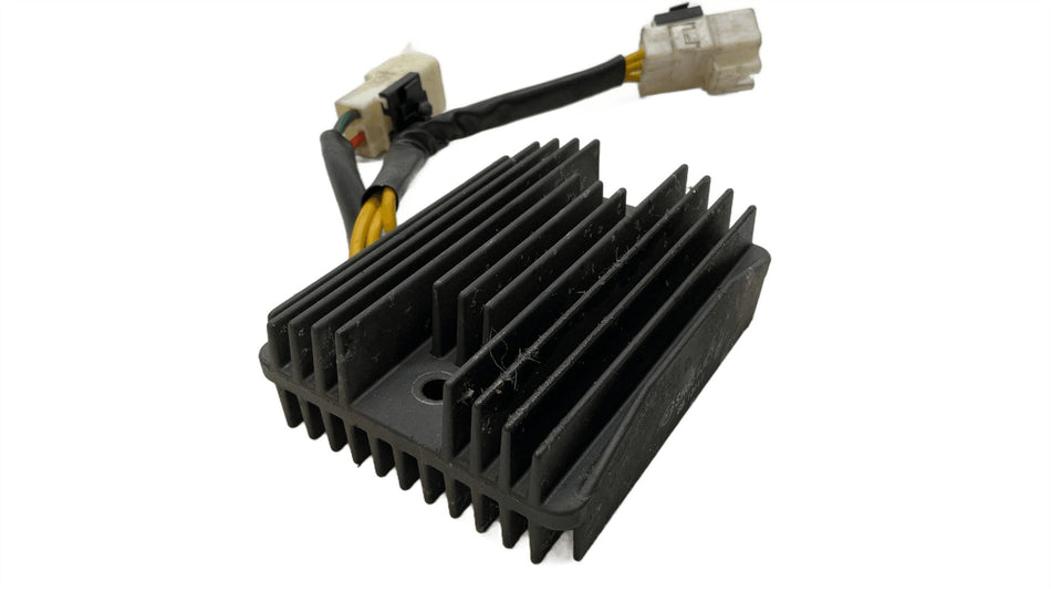 2018 Vespa GTS Super Regulator Rectifier SH689JC