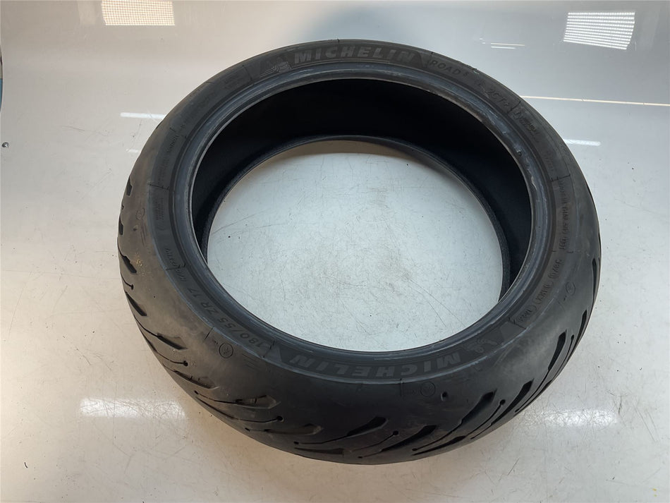 5mm-3.5mm-5mm MICHELIN Road 5 Rear Tyre  - 180/55/17