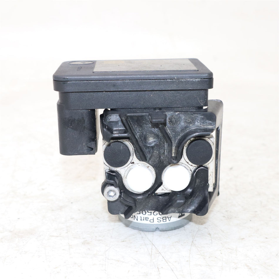 2022 TRIUMPH STREET TRIPLE 765 RS ABS Pump - T2025961