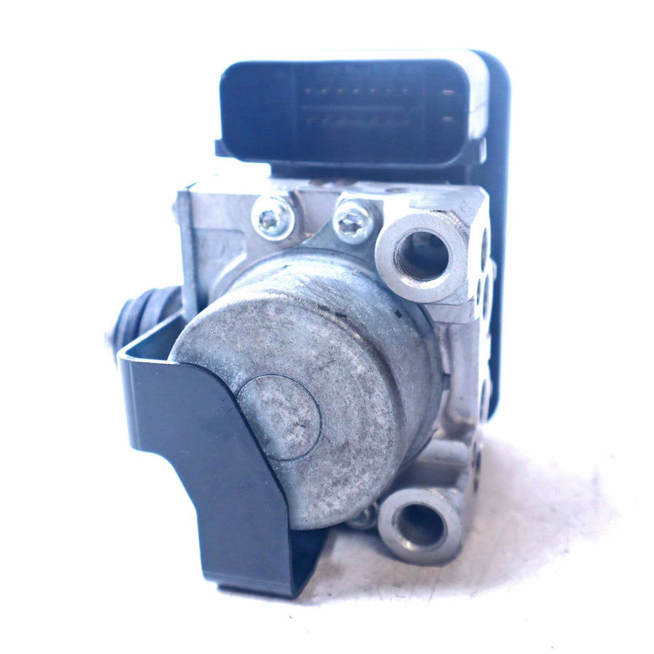 2017 Triumph Speed Triple 1050 R ABS Pump - T2027109