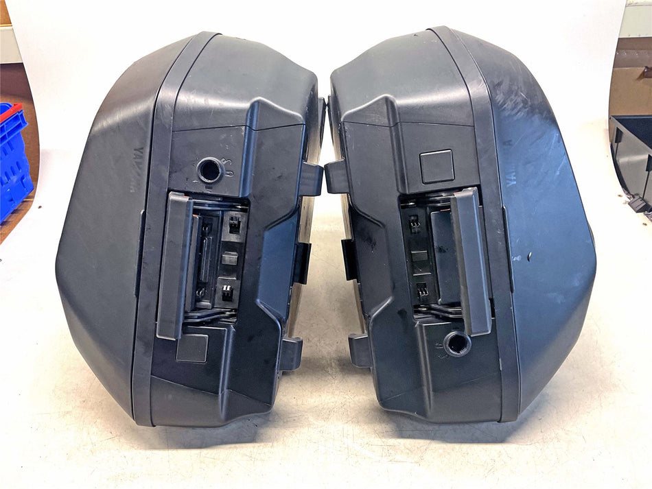 2022 Yamaha Tracer 9 GT Pannier Pair - B5UF831C2100
