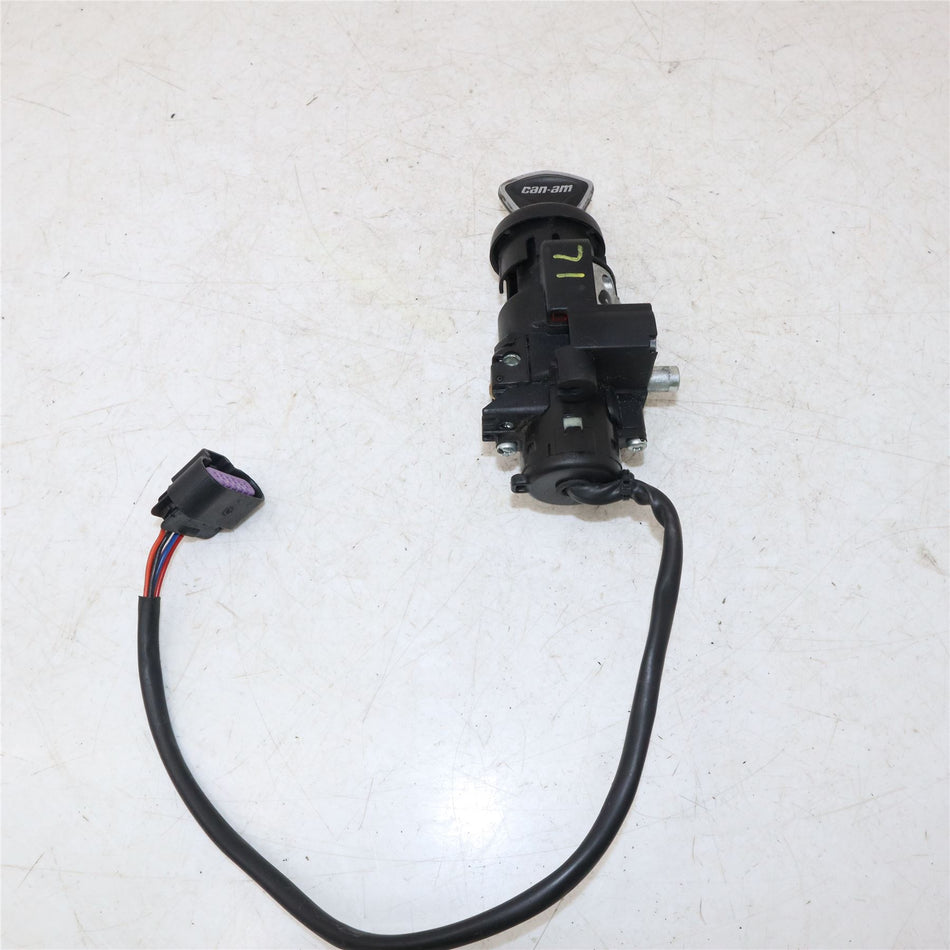 2020 CAN-AM SPYDER RT Ignition Barrel & Key - 710004277