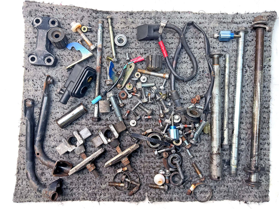 2001 Honda CB600F HORNET Assorted Fixings & Bolts