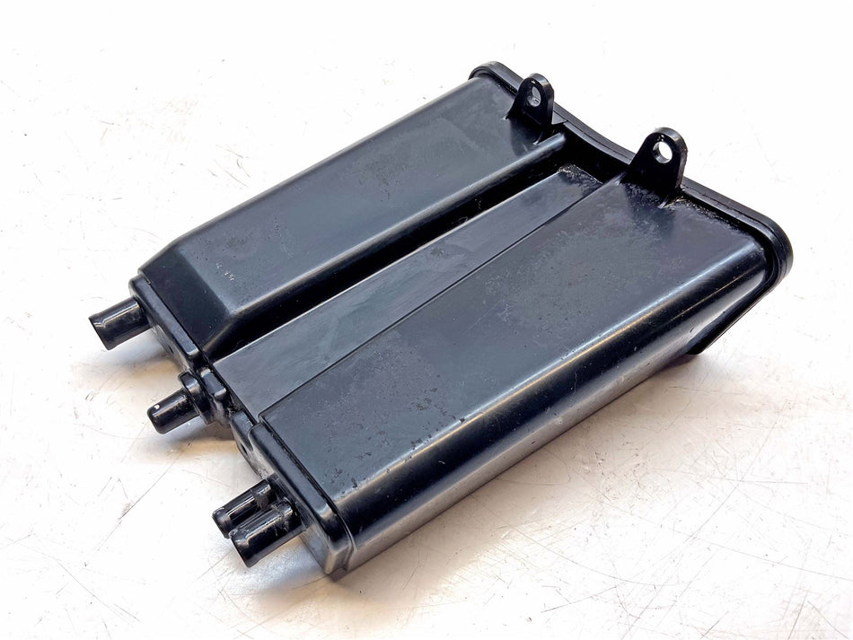 2019 Triumph Speed Twin 1200 Carbon Cannister - T2403030