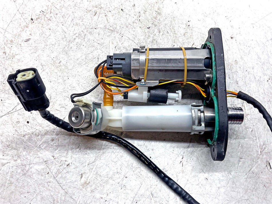 2014 Harley-Davidson Iron 883 XL883N Fuel Pump Assembly - 7530507A