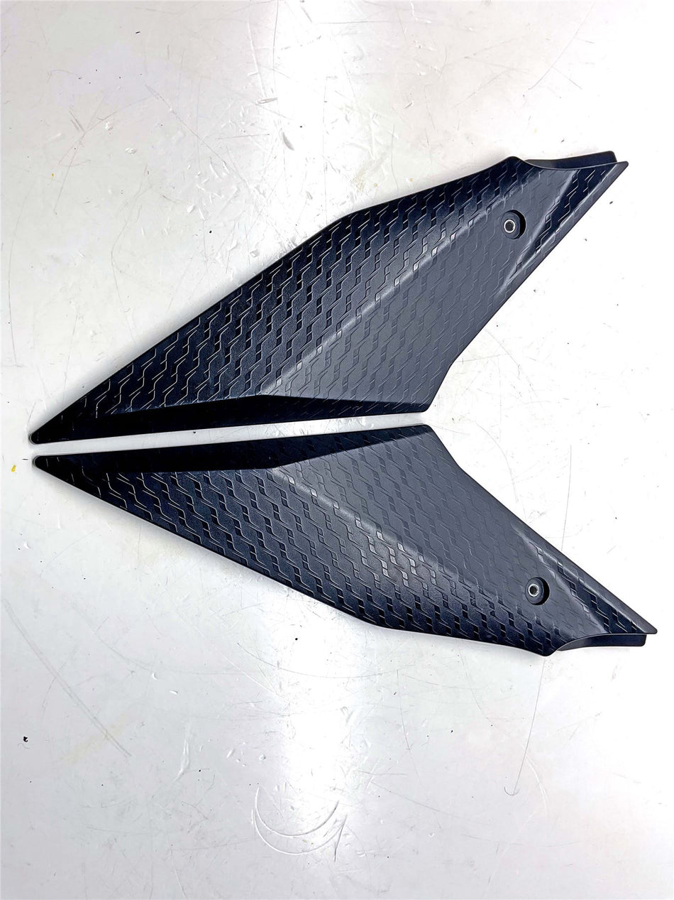 2016 Yamaha YZF R1M Left And Right Knee Grips - 2CR2413900