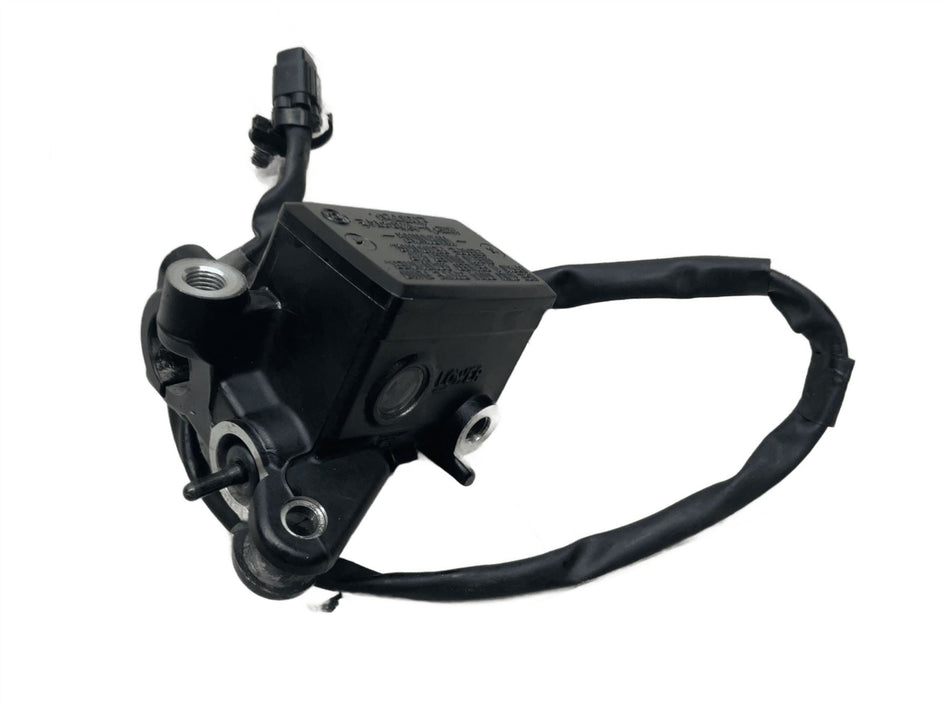 2017 Yamaha MT-10 Front Brake Master Cylinder B672583T00
