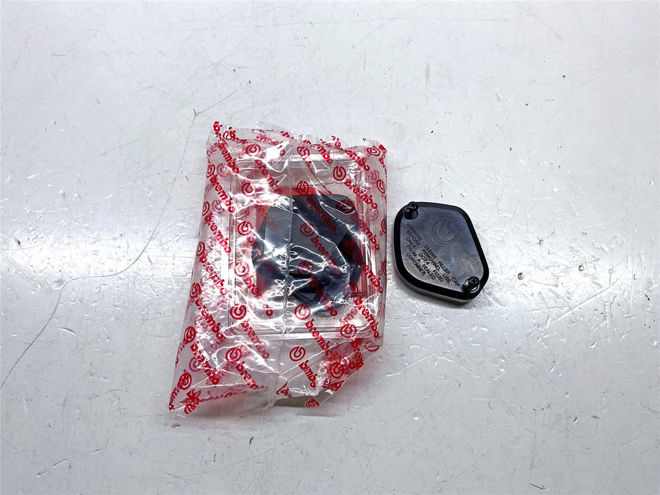 2020 Triumph Rocket 3 GT Clutch Reservoir Cap Set - T2043155