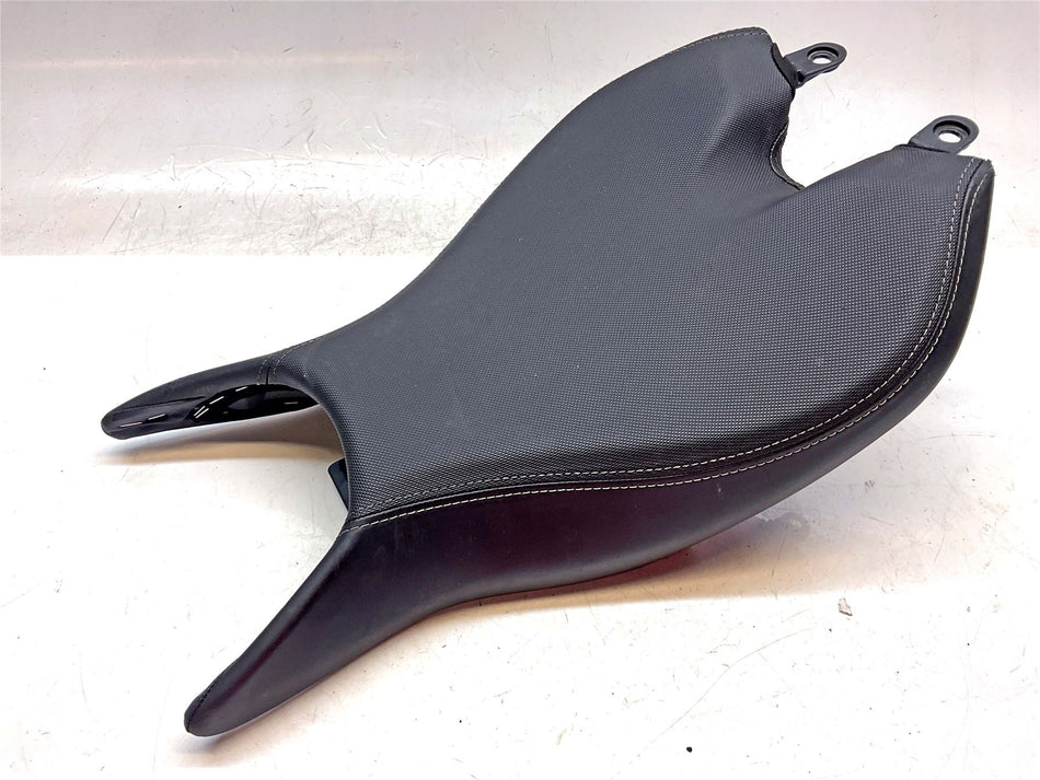 2022 Triumph Speed Triple 1200 RR Riders Seat - T2318014