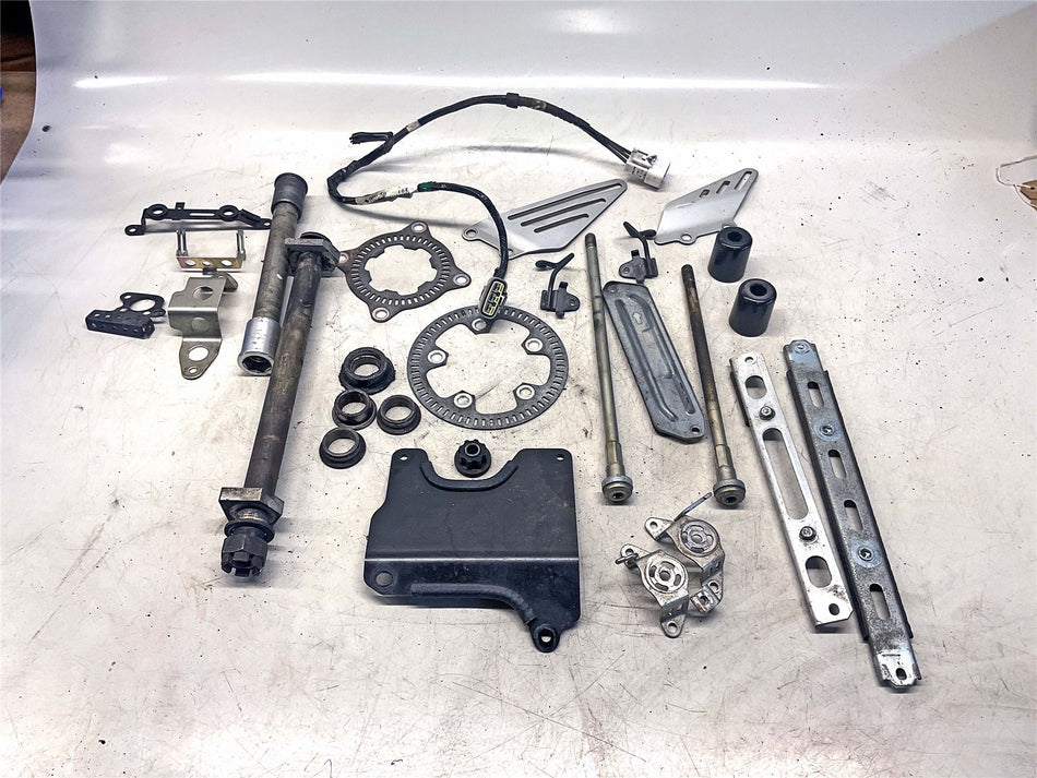 2014 Kawasaki ZZR1400 Assorted Nuts, Bolts & Fixings