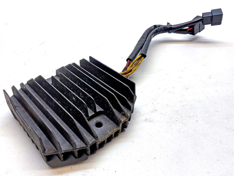 2008 Triumph Speed Triple 1050 Regulator Rectifier - T1304045