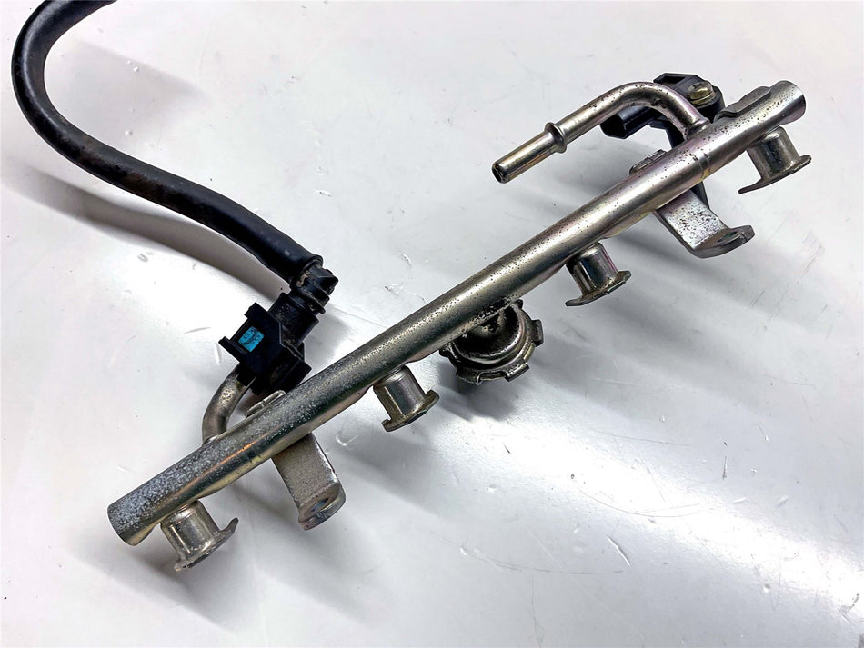 2007 Yamaha YZF R6 Fuel Injector Pipe  - 2C0139300000