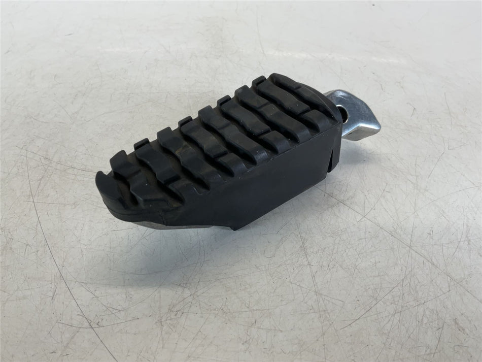 2017 TRIUMPH TROPHY 1200 SE Right Rear Footrest - T2084401
