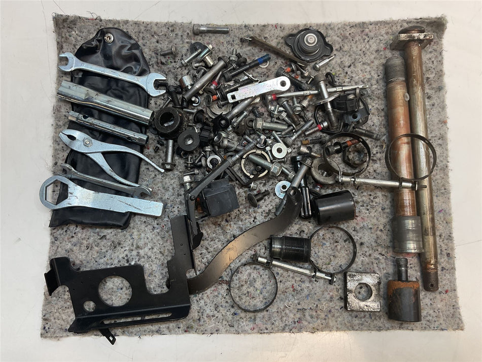 2019 Kawasaki Versys 1000 KLZ1000 Assorted Nuts, Bolts & Fixings